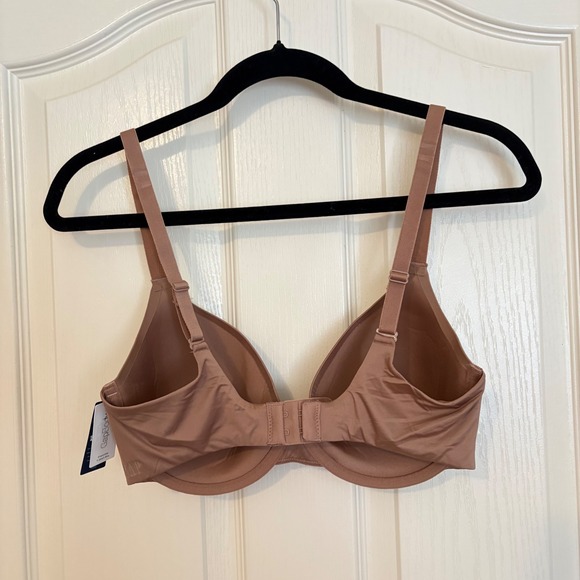 GapBody Everyday TShirt Bra Smooth Micro Fabric Memory Foam Cups Nude 34DD NWT - Picture 2 of 8